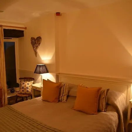 The Castle Arms Inn-2