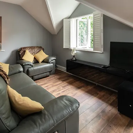 Westwood Guest House-2