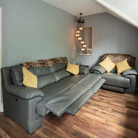 Westwood Guest House-3