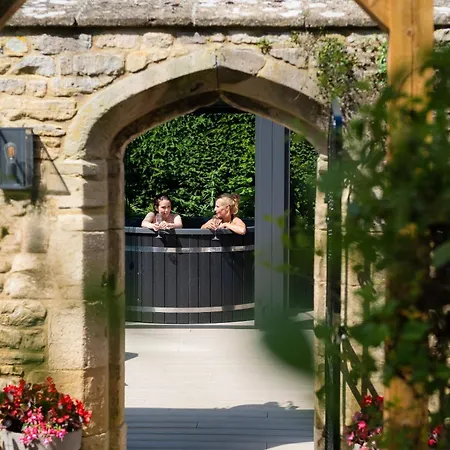 Ellenborough Park-2