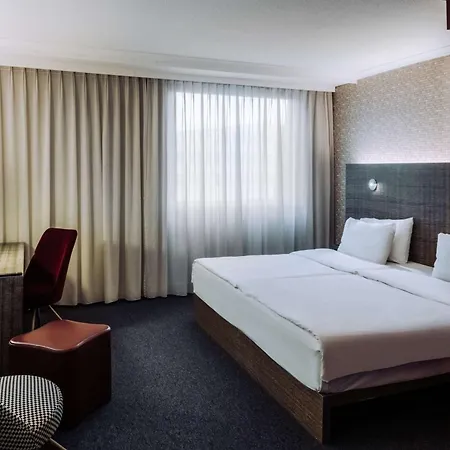 Pentahotel Reading-2