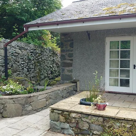 Byrdir House-2
