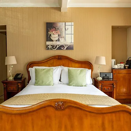 Mallyan Spout Hotel-3