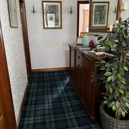 Prince Charlie'S Cottage-3