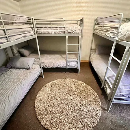 Private Heated Bedrooms At The Bunkhouse In Snowdonia Perfect For Bikers And Walkers-2