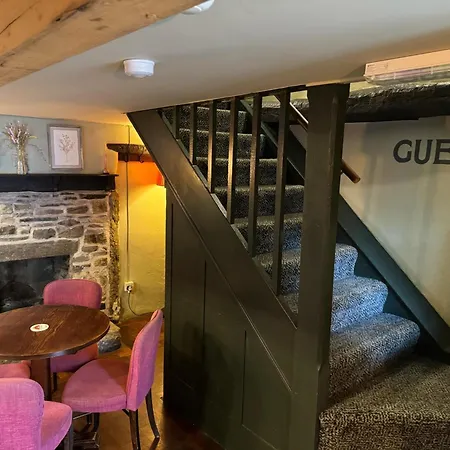 The Fountain Inn-3