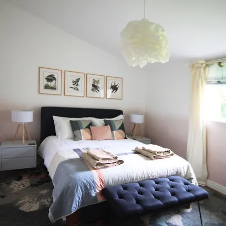 Woodpecker Lodge - Brook Meadow - Sleeps 4 Plus 2 - No Pets-2