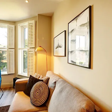 60 Manchester Road-3