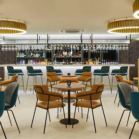 Courtyard By Marriott London Heathrow Airport-2