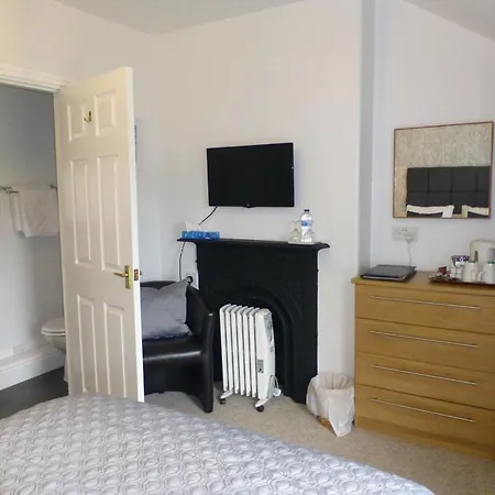 Bryn Derwen Guest House-3