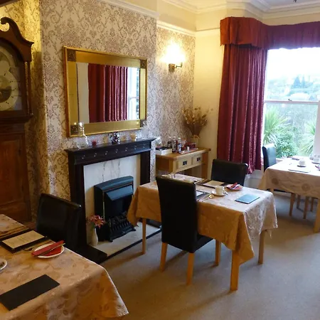 Bryn Derwen Guest House-2