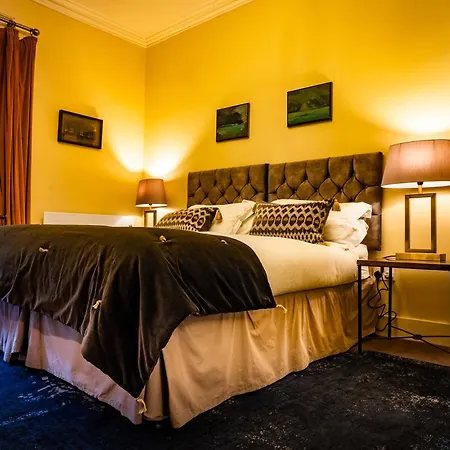 Six Brunton Place Guest House-3