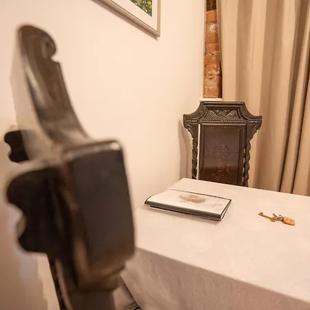 Hood Lane Farm - The Parlour - Self Catering Ground Floor Apartment-3