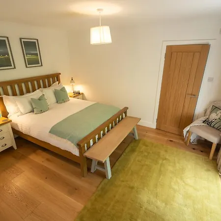 The Heronry Hideaway With Luxury Hot Tub-2