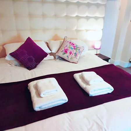 Dolgun Uchaf Historic B&B And Cottages With Boutique Bedrooms In The Heart Of Snowdonia-2