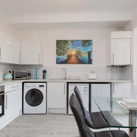 Townhouse @ 130 West Street Crewe-3