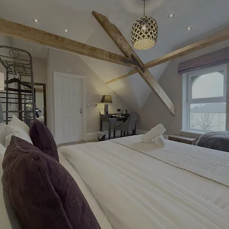 Number One Hundred Bed And Breakfast-2