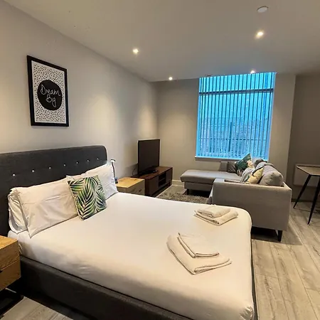 Modern Studio In Bracknell With Free Parking-2