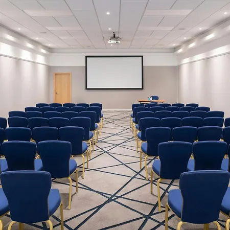 Renaissance London Heathrow Hotel-3