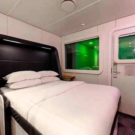 Yotelair London Gatwick Airport-2