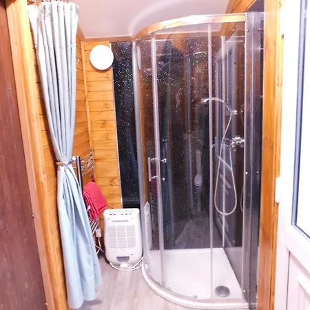 Bryn Dinas Camping Pods At The Foot Of Mt Snowdon-2