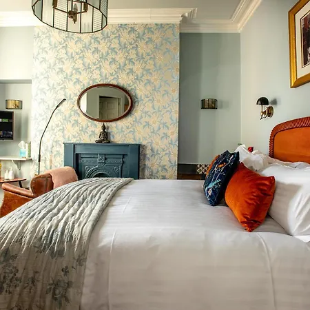 The Broadwater Guest House-3