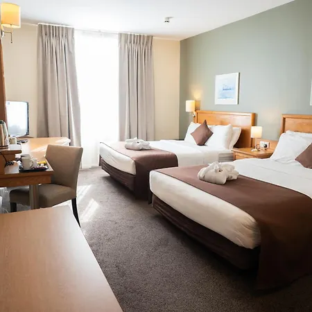 Future Inn Cardiff Bay-3