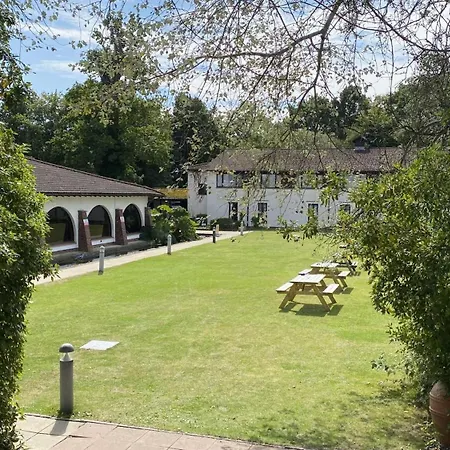 Europa Gatwick Hotel-3