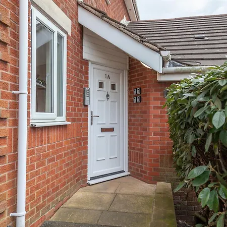 Pinfold Court Apartments-2