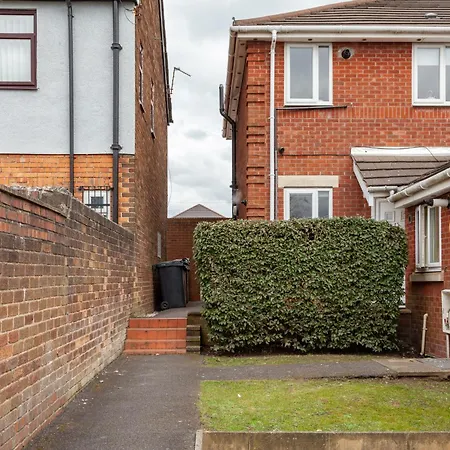 Pinfold Court Apartments-3