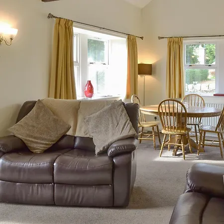 Heckley Cottage-2