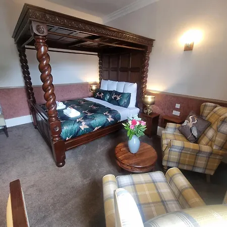 Roy Bridge Hotel-3