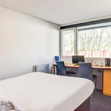 The Hotel Rafiya, Redditch-2