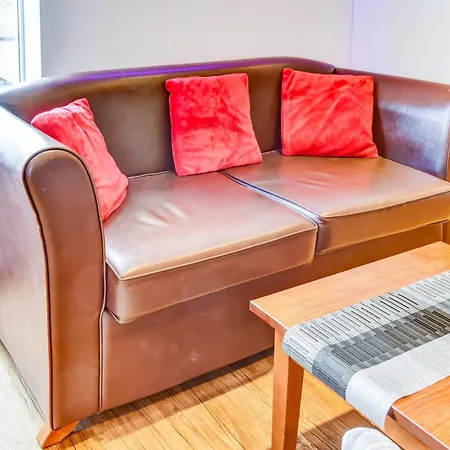 The Hotel Rafiya, Redditch-3
