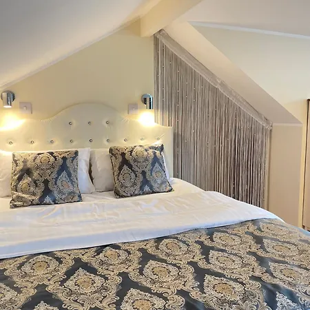 The White Lodge Hotel-3