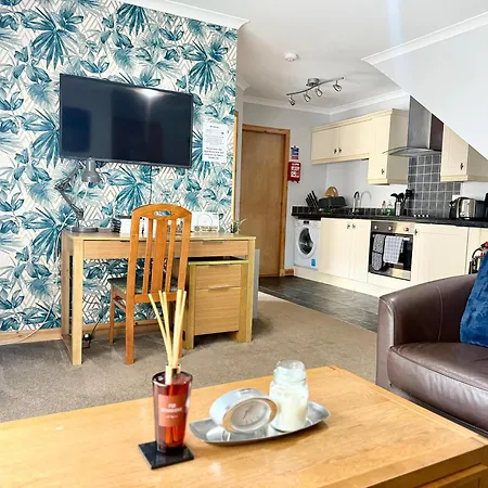 The Old Salt House, Flat1-2