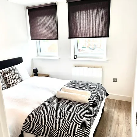 Queens House Apartments Coventry-3