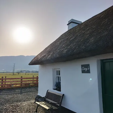 Cissy'S Cottage - Traditional Thatched Cottage, On The Causeway Coast-2