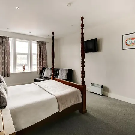 Oyo Gin House Hotel-3