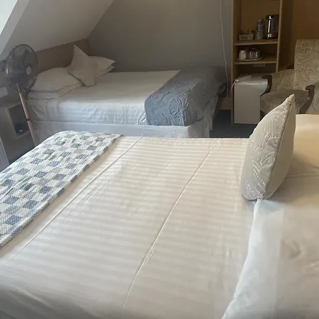 Diamonds Inn-2