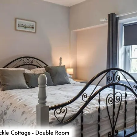 Honeysuckle Cottage & Whinfell Studio-3