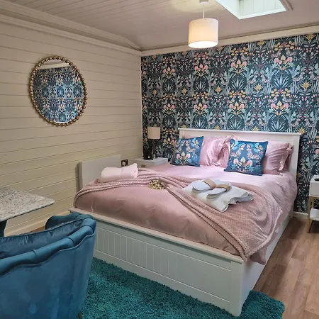 Riddings Wood Lodges-3