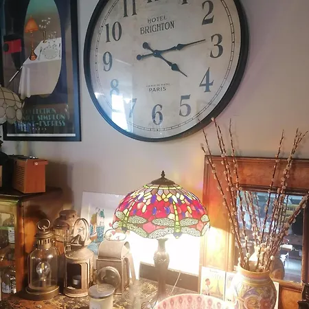 No 30 Guest House, Aberdare-2