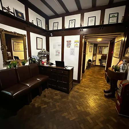 Barons Court Hotel-2