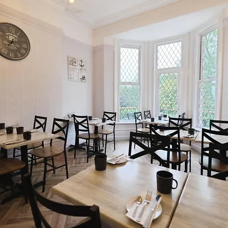 Rowcroft Lodge Guest House B&B-3
