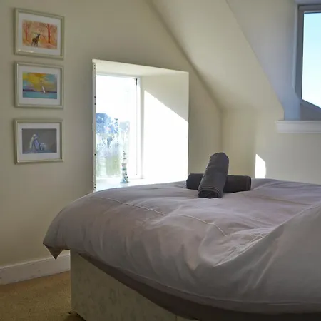 Dolphin Cottage-2