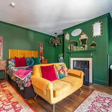 Mademoiselle'S Boutique Holiday Accommodation-2