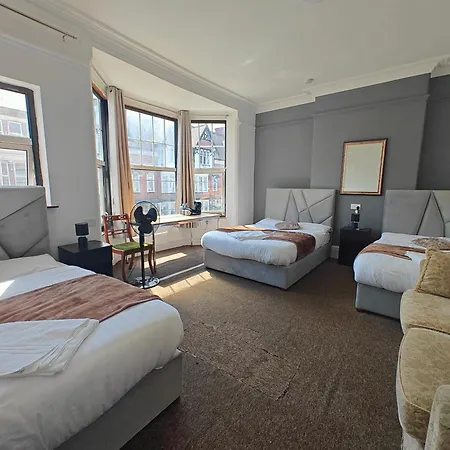 Campbells Guest House-3