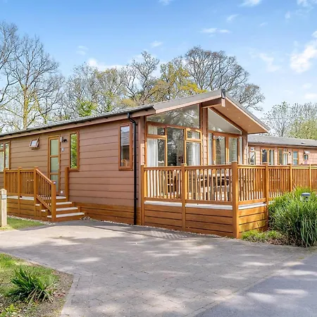 Wareham Forest Lodge Retreat-3