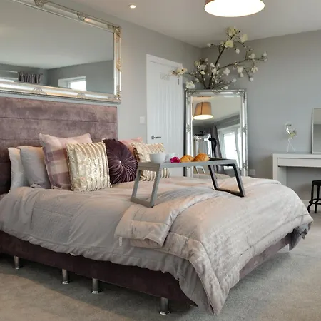 Hillside Retreat-3